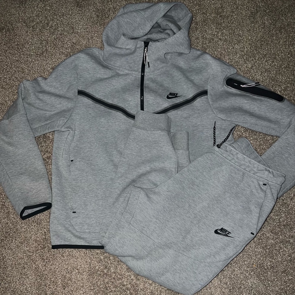 Nike Tech